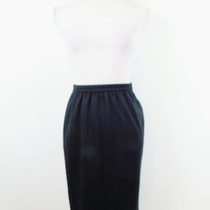 Vintage 1980s Leslie Fay Black High Elastic Waist Secretary Pencil Knee Length Back Split Minimal Funeral Skirt Sz 10 Medium Petite