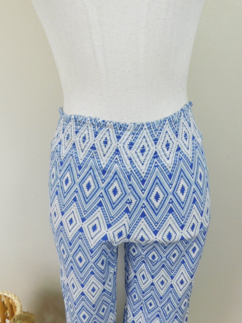 Vintage 90s White Royal Blue Tribal Chevron Aztec Print Wide Leg Stretch High Elastic Waisted Viscose Pants Bell Bottoms Sz XS image 2