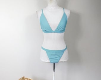 Vintage jaren 00 licht leisteen blauwe driehoek gevoerde laagbouw bikini 2-delige set naadloze bralette badpak badpak badmode maat maat large