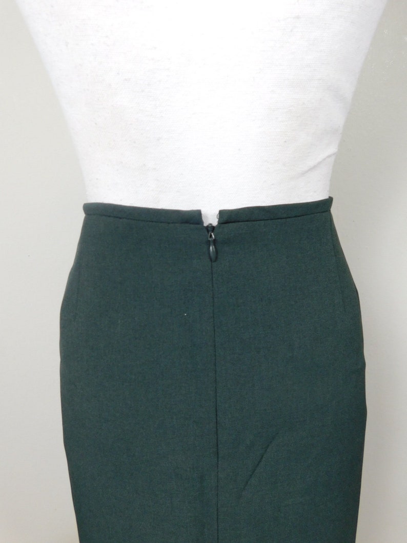 Vintage 1980s Dark Green Polyester High Waist Lined Minimal Knee Length Formal Pencil Straight Skirt Bottom Sz 16/XL Plus Size image 4