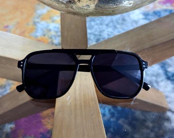 Vintage 00s Black Tinted Big Square Shape Plastic Frame Minimal Classic Fashion Glasses Sunglasses Lens Sunnies Accessory