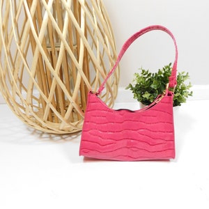Vintage 00s Hot Pink Gold Krokodil Schlangenhaut Druck Kunstleder geprägte Patent glänzend Baguette Tote Schulter Handtasche Clutch Geldbörse Tasche