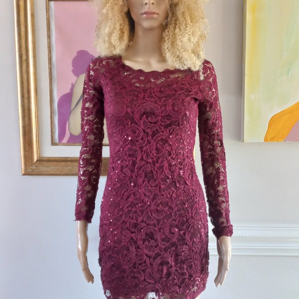 Vintage 00s Burgundy Red Sequin Lace Crochet Overlay Scalloped Formal Bodycon Long Sleeve Mini Cocktail Party Dress Sz Small