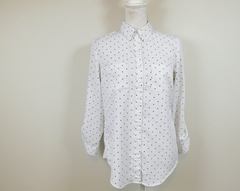 Vintage des années 90 blanc noir à pois imprimé géométrique en polyester boutonné poches col chemise à manches longues haut chemisier Sz Medium