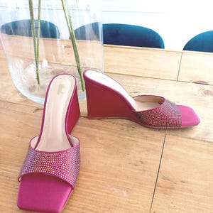 Vintage 00s Hot Pink Colorful Rhinestone Chunky High Thick Wedge Open Peep Toe Heels Formal Shoes Sandals Sz 8 Medium CN 40