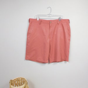 Mens Vintage 90s IZOD Dusty Rose Pink Polyester Wide Leg Classic Golf Minimal Trouser Shorts Bottoms Sz 40 Waist Big & Tall
