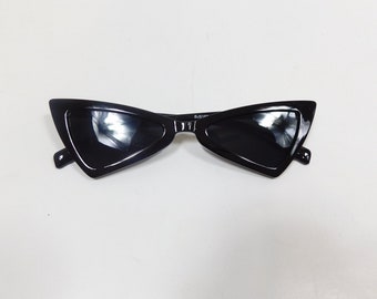 Vintage 00s Black Triangle Shape Cat Eye Shaped Retro Plastic Frame Lens UV400 Protection Fashion Sunglasses Glasses Eyewear