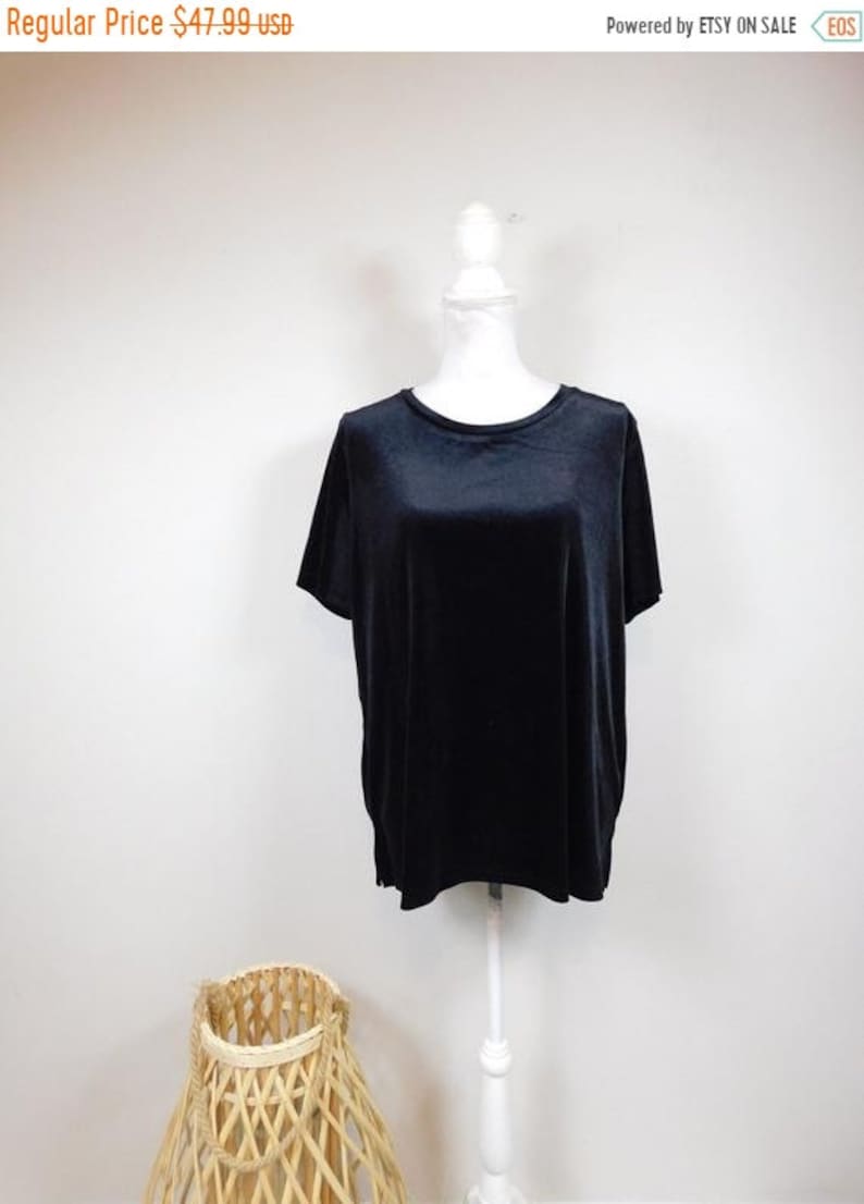 50/% OFF SPRING SALE Vintage 90s Black Velvet Soft Grunge Crewneck Side Slits Minimal Witch Short Sleeve Top Shirt Blouse Tee Xl Plus Size