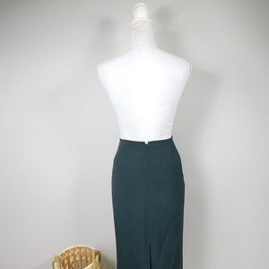Vintage 1980s Dark Green Polyester High Waist Lined Minimal Knee Length Formal Pencil Straight Skirt Bottom Sz 16/XL Plus Size image 3