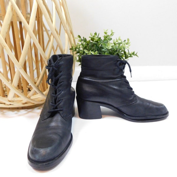 Vintage 80s Nine West Black Real Leather Short Chunky Heel Ankle Lace Up Tie Round Toe Minimal Boots Bootie Shoes Sz 6.5 Medium