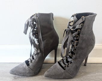 Vintage Dark Gray Faux Suede Leather Gold String Up Metal Pointed Closed Toe High Heels Ankle Boots Stiletto Shoes Sz 6.5 Narrow