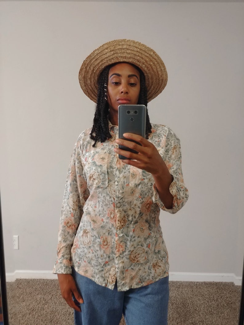 50/% SUMMER SALE Vintage Lizsport Floral Flower Print Pastel Pink Green Collared Button Down Tie Back 34 Sleeve Top Blouse Shirt Small