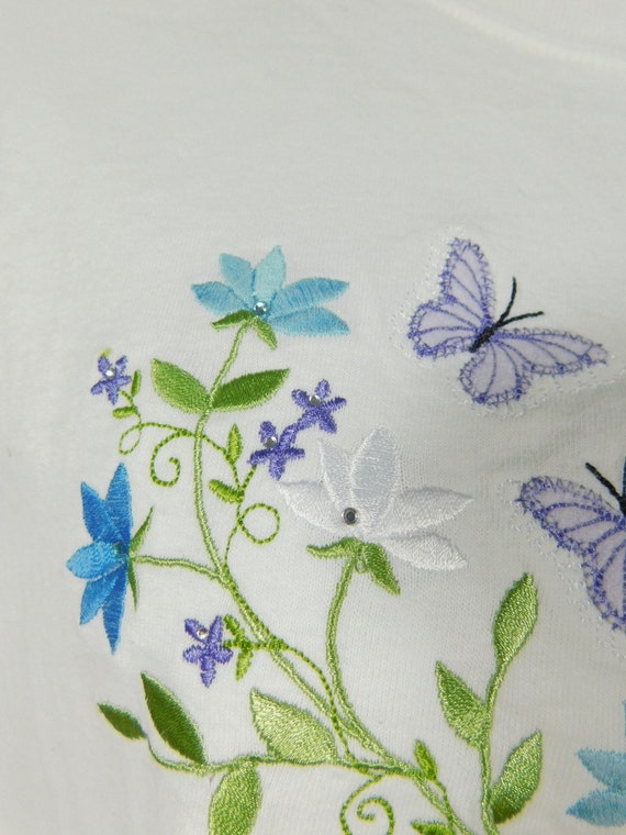 Vintage 1980s White Blue Butterfly Vine Print Emb… - image 3