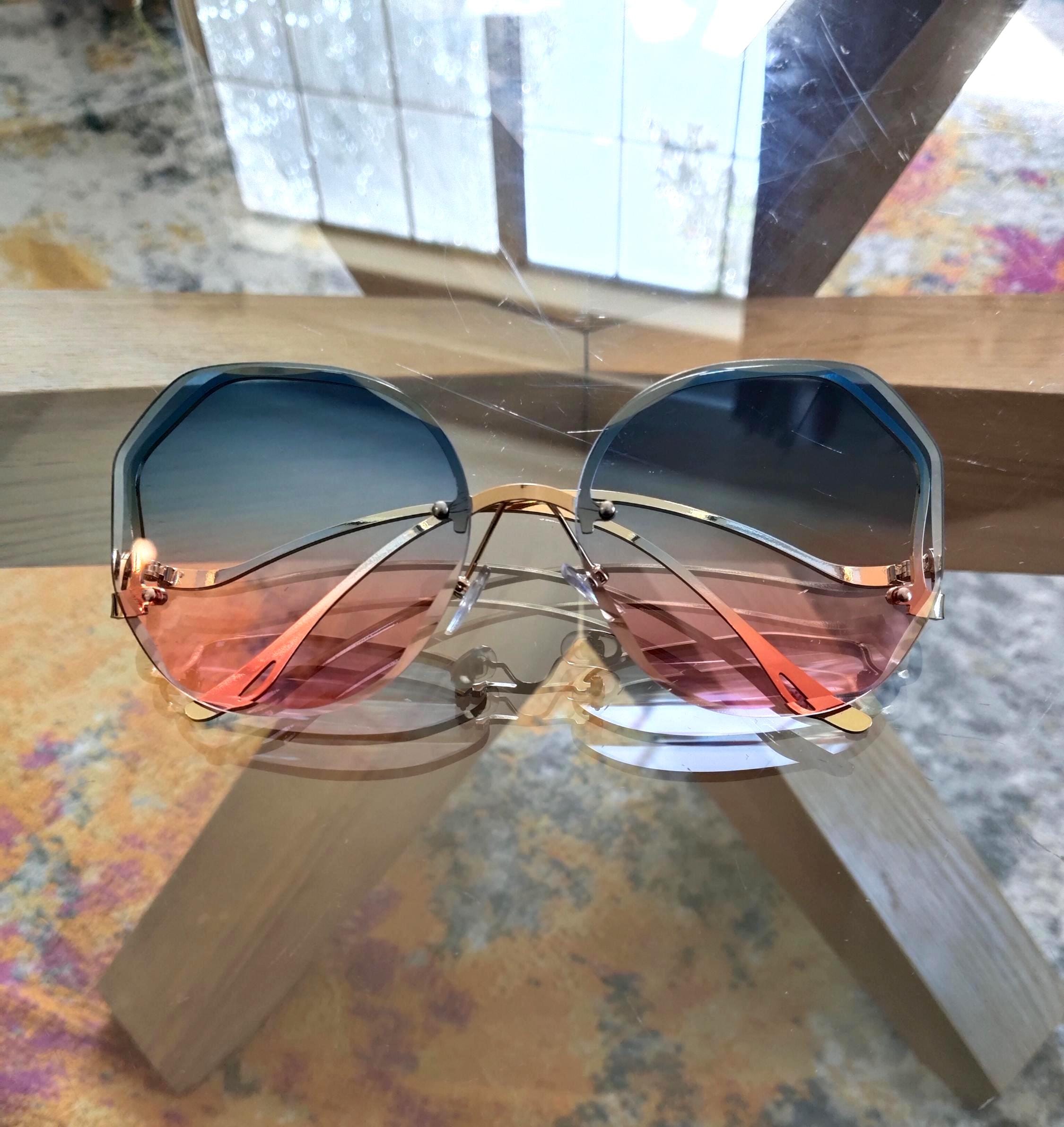 SUNGLASSES: Luxury Pink Ombré & Golden Gradient Oversized w/Monogram, NWOT Amazon.com: Fashion Culture Ombre Dreams 60mm Aviator  main image 4