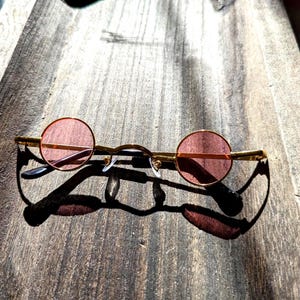 Vintage 00s Light Pink Gold Tinted Metal Frame Tiny Round Circle Hippie Sunglasses Lens Costume Glasses Sunnies Fashion Accessory