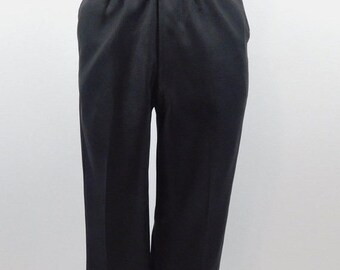 white stag capris with pockets