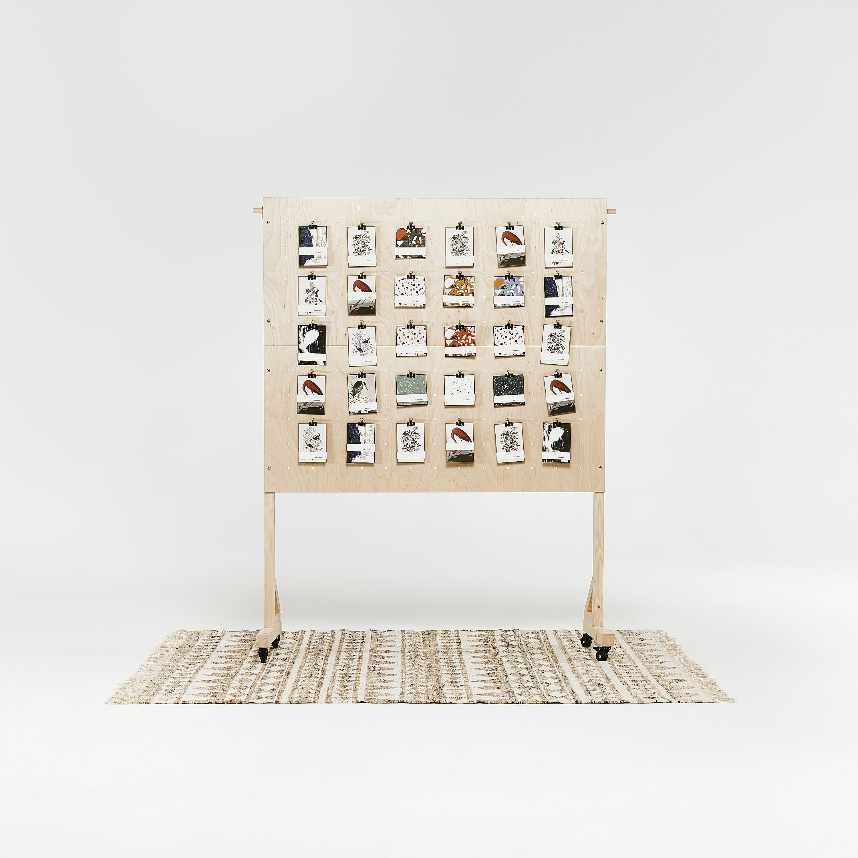 Pegboard for cards, art & accessories, on wheels, collapsible for trade