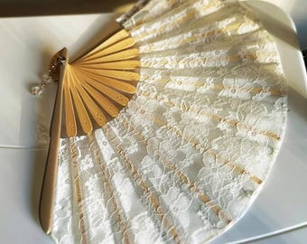 アイボリーの花柄レース扇子：竹製の折りたたみ扇子、結婚式の引き出物