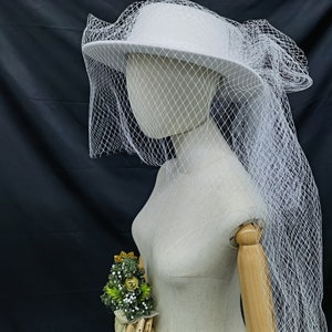 Witte bruilofthoed met sluier, bruidssluier, lange bruidssluier, vintage hoed, trouwhoed, vrijgezellenfeestsluier