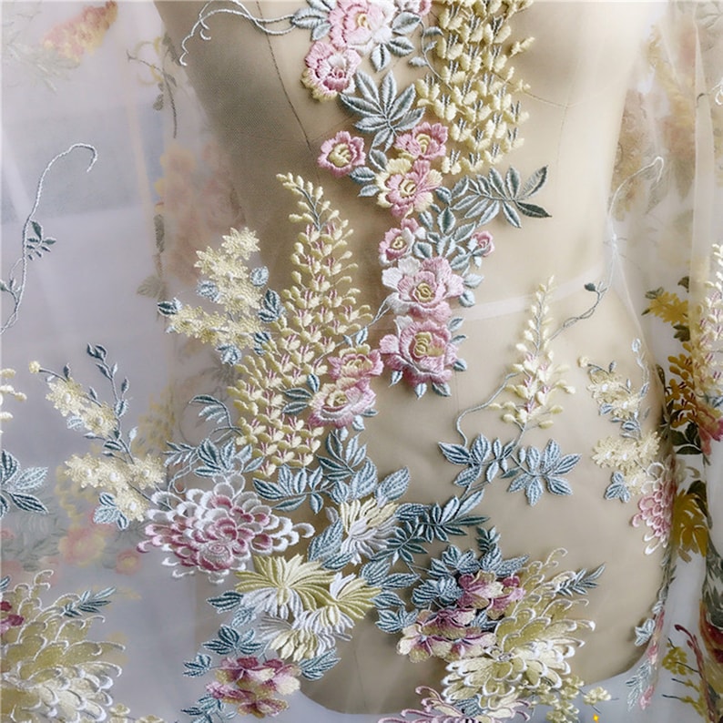 Embroidered Floral Lace Lemona