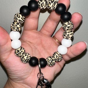 B/W/ Leopard Bracelet Wristlet | Silicone Bead Wristlet | Bracelet Keychain | Beaded Keychain | Christmas Gift | Birthday Gift | Key Ring