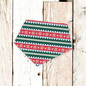 Dog Bandana "Xmas Sweater" - Personalizable dog bandana with snaps. Machine washable pet bandana for cats or dogs. Christmas, Holiday
