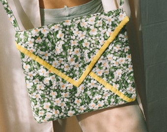 Vintage Green White Floral Quilted Purse | Homemade | Shoulder Bag