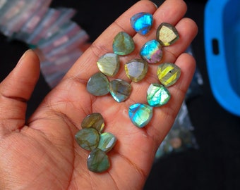 16pcs 170Cts. 16X16mm 100% Natural Multi Fire Labradorite Normal Cut Triangle Cushion Shape Wire Wrapped Pendant Making Gemstone SKU66