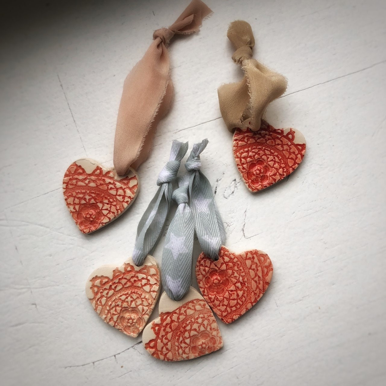 Diffuseur d'huiles Essentielles, en Forme de Coeur avec Impression Dentelle