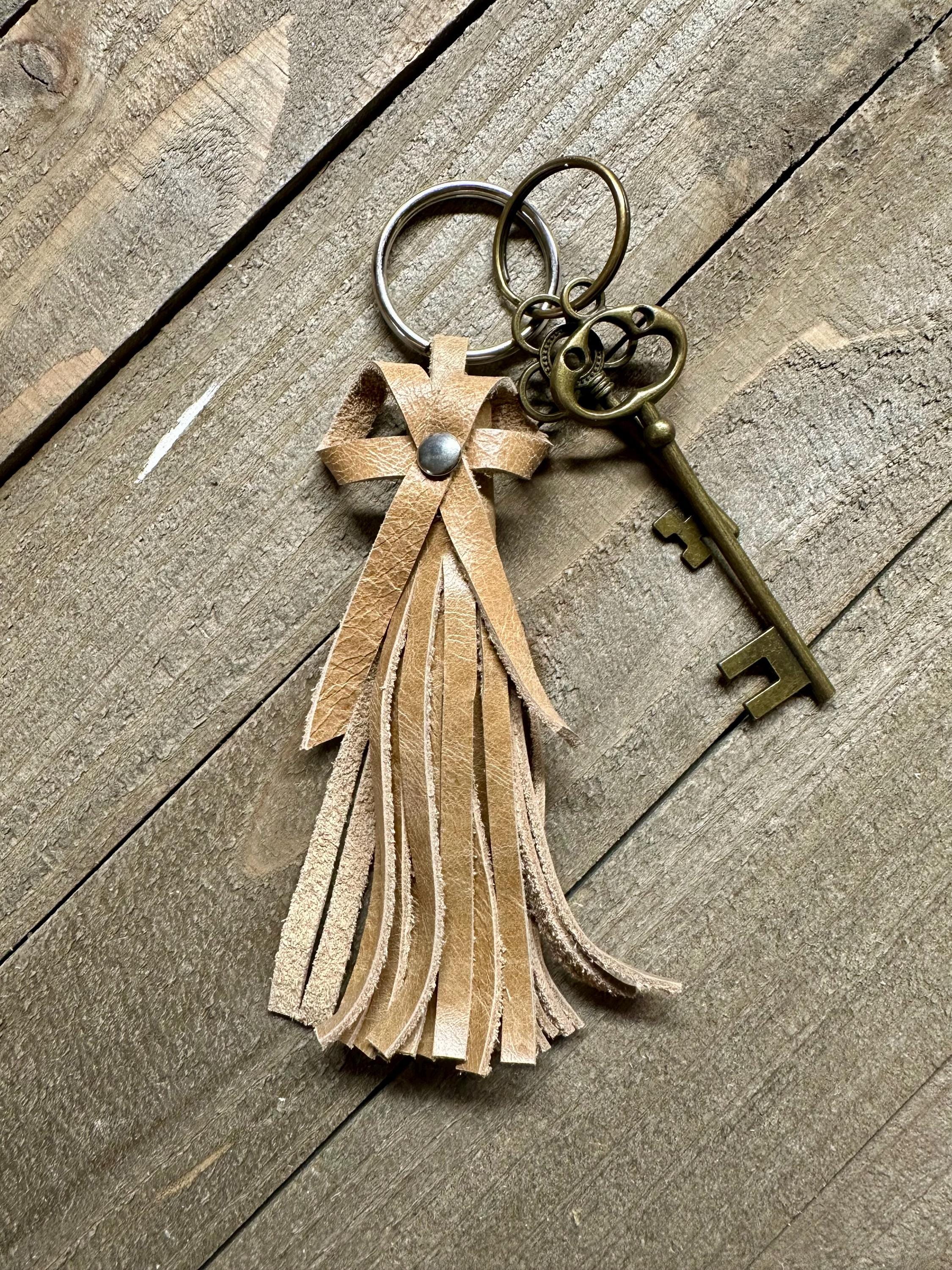 タッセルキーホルダー☆革タグ付き レザータッセルキーホルダー - Etsy 日本