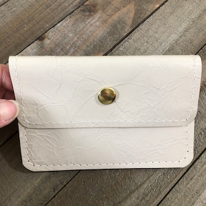 Monedero de la moneda de cuero, titular de la tarjeta de visita de cuero genuino, monedero de la moneda de cuero blanco, monedero de la moneda del snap, titular de la tarjeta de identificación, regalo de cuero hecho a mano