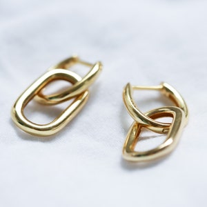 The Ella Gold chain link earrings Hypoallergenic earrings for sensitive ears Minimalist jewelry