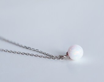 Opal Anhänger Halskette an einer zarten verstellbaren Silberkette, Minimalistischer Schmuck, Geburtstagsgeschenk