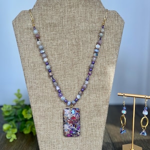 Purple beaded necklace/ Gemstone necklace