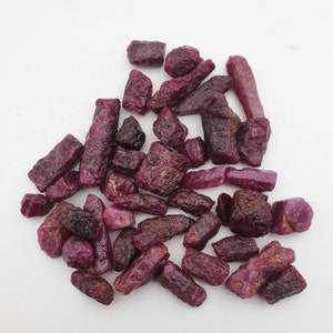 AAA kwaliteit natuurlijke rode robijn ruwe losse edelsteen lot 50 CT ongeveer 3-5 stuks, robijn ruwe steen lot, natuurlijk geen behandelde robijn ruw