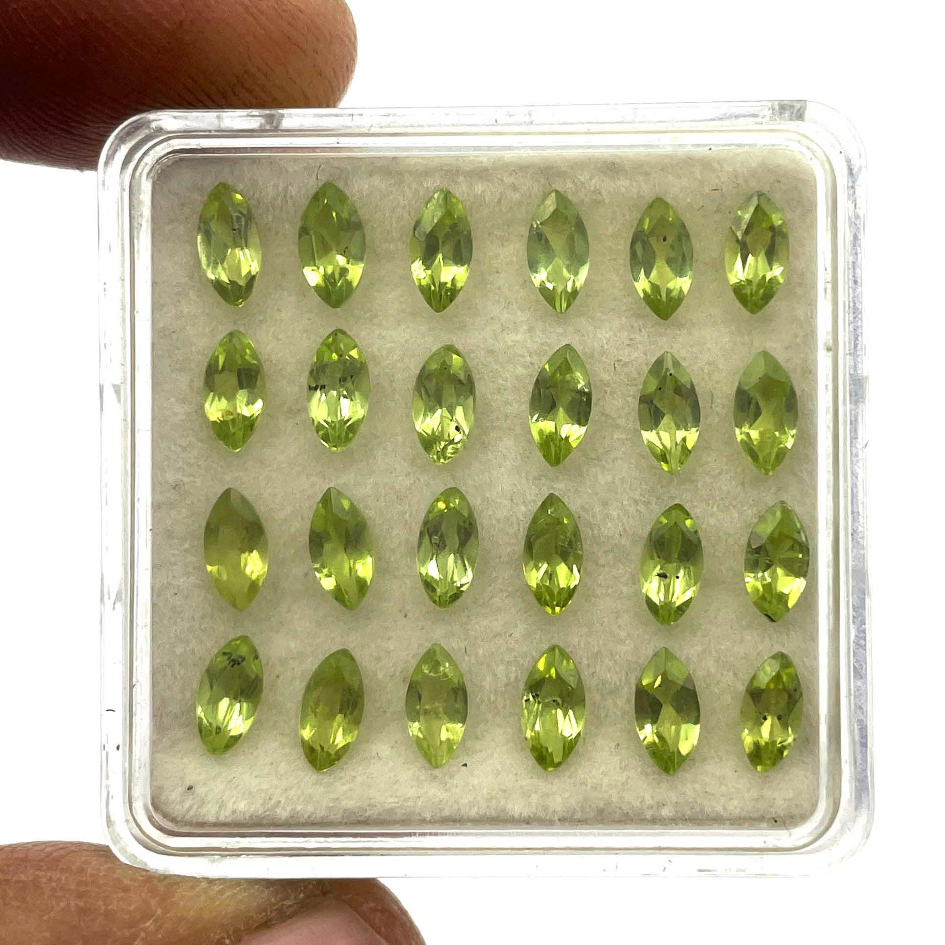 天然ペリドット マーキスカット ルース 宝石 ロット 3 x 6 MM 214 個