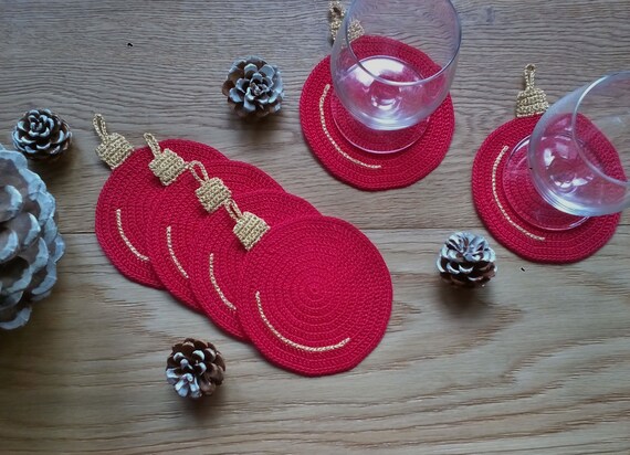 Sottopiatti Stella Di Natale Uncinetto.Sottobicchieri All Uncinetto A Forma Di Palline Di Natale Etsy