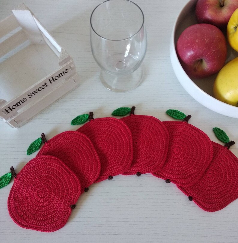Set Di 8 Sottobicchieri A Forma Di Cuore In Acrilico Infrangibile - 110x100 Mm, Spessore 3 Mm, Antiscivolo, Resistenti Al Calore (80°C), Colore Verde