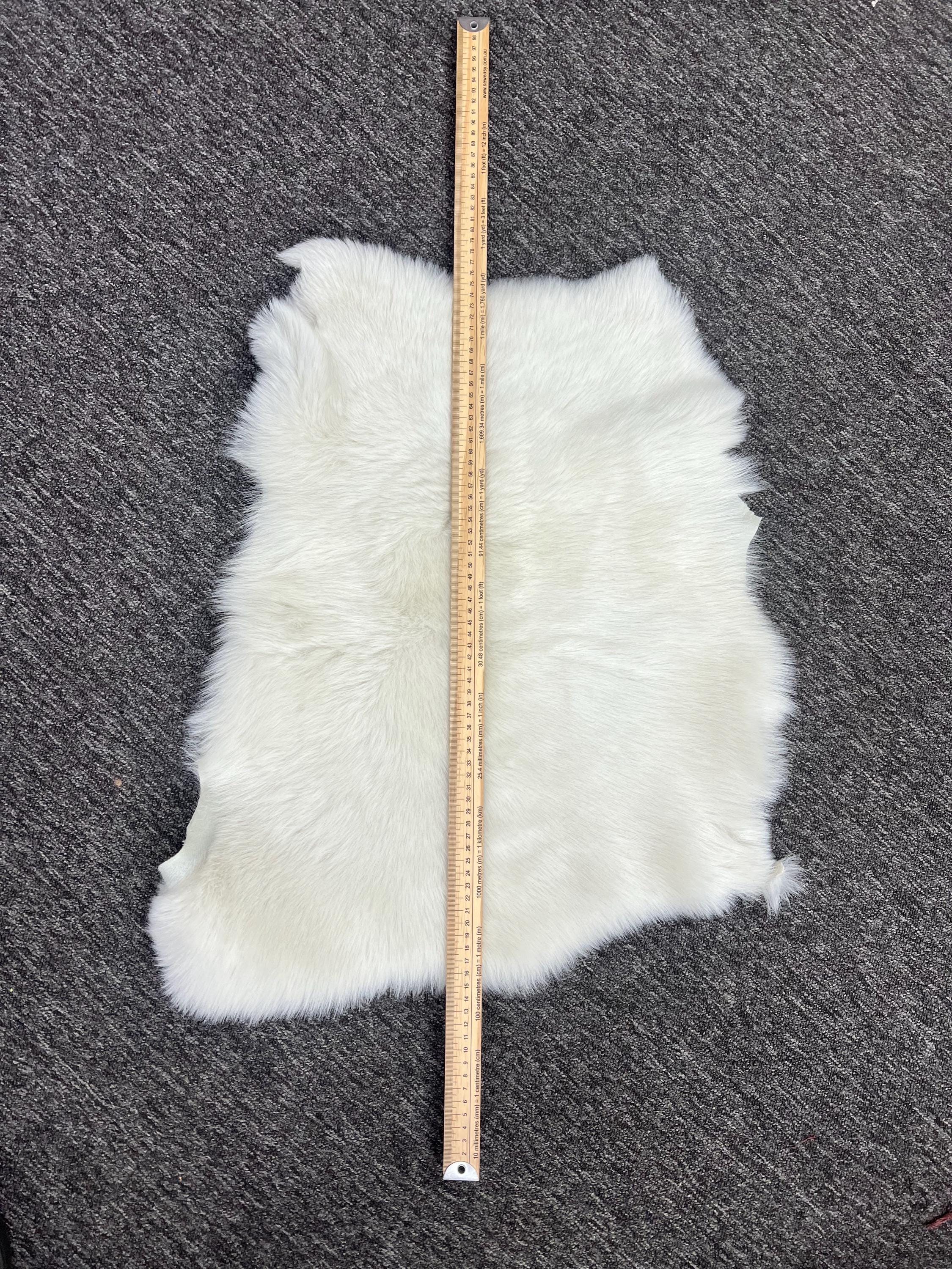 バッグ BLANCHA SPOTTED TOSCANA SHEEPSKIN SHOPPE White Toscana Sheep Shearling APX. 0.27 - 0.35m2 - Etsy