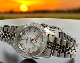 Seiko SKX007 Automatic Diver's Watch | Vintage 200m Dive Watch