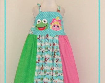 Girls size 6 ready to ship Frog and Piggy Dress