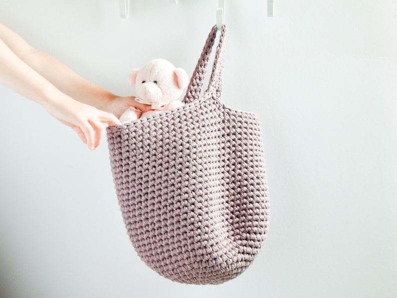 Crochet hanging  storage basket in earthy colors, Kellyshandmadegr