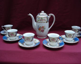 1950&#39;s Vintage Gold Castle Blue and Floral Japan Tea Set (14 pcs.)