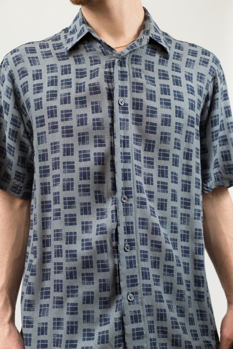 Vintage Geometric Shirt Men'sMedium Size Button up Casual Short Sleeved Blue Summer Beach Shirt image 7