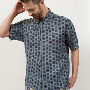 Vintage Geometric Shirt Men'sMedium Size Button up Casual Short Sleeved Blue Summer Beach Shirt image 1