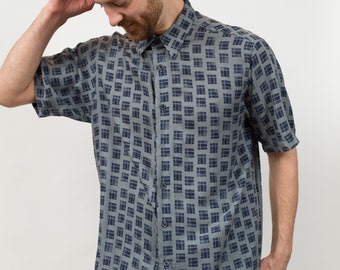 Vintage Geometric Shirt - Men'sMedium Size Button up Casual Short Sleeved Blue Summer Beach Shirt