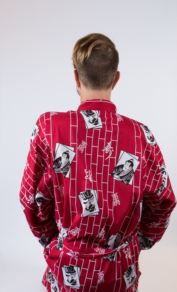Vintage Japanese Robe Large Size Red Asian Dressing… Gem
