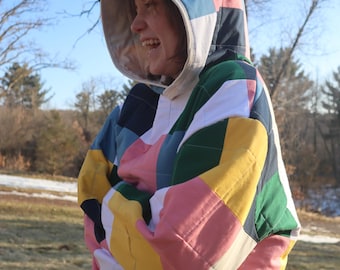 Handgefertigter gesteppter Baumwoll-Hoodie, modernes Patchwork-Sweatshirt, minimalistische tragbare Kunst, Slow Fashion-Oberbekleidung