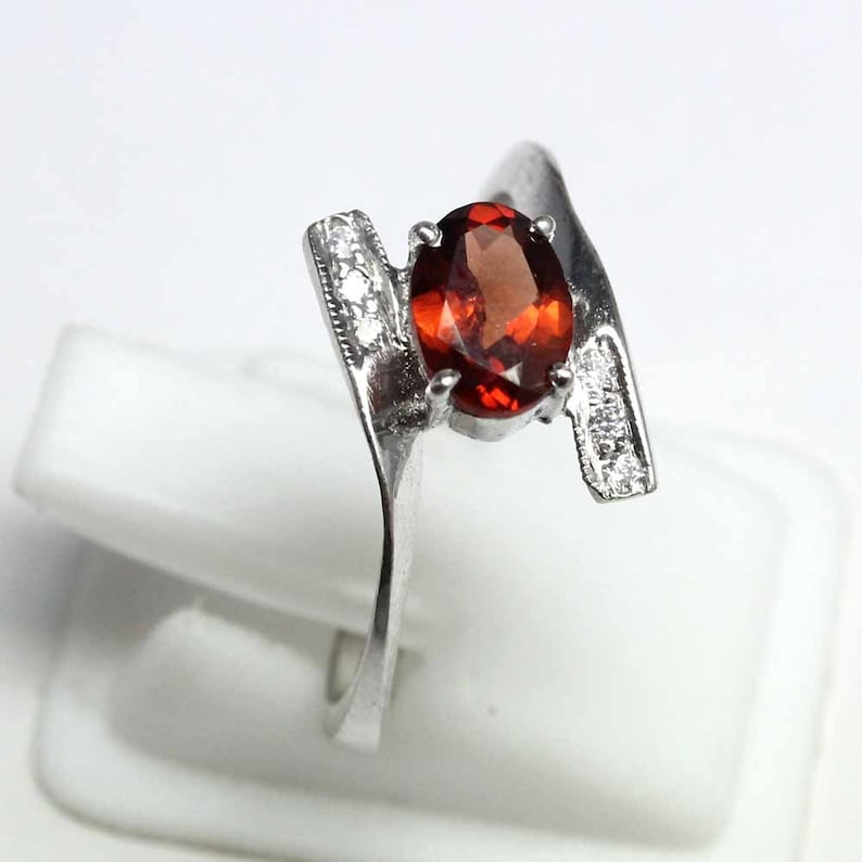 Top Quality Red Garnet Faceted Oval Gemstone Wedding Ring Engagement Ring 7x5 mm Natural Red Garnet 925 Sterling Silver Ring