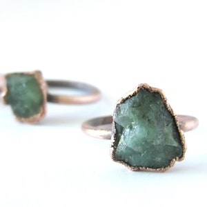 Emerald Ring, ruwe emerald ring Raw Emerald birthstone ring, ruwe steen sieraden, Raw emerald sieraden, Raw emerald ring, mei birthstone ring